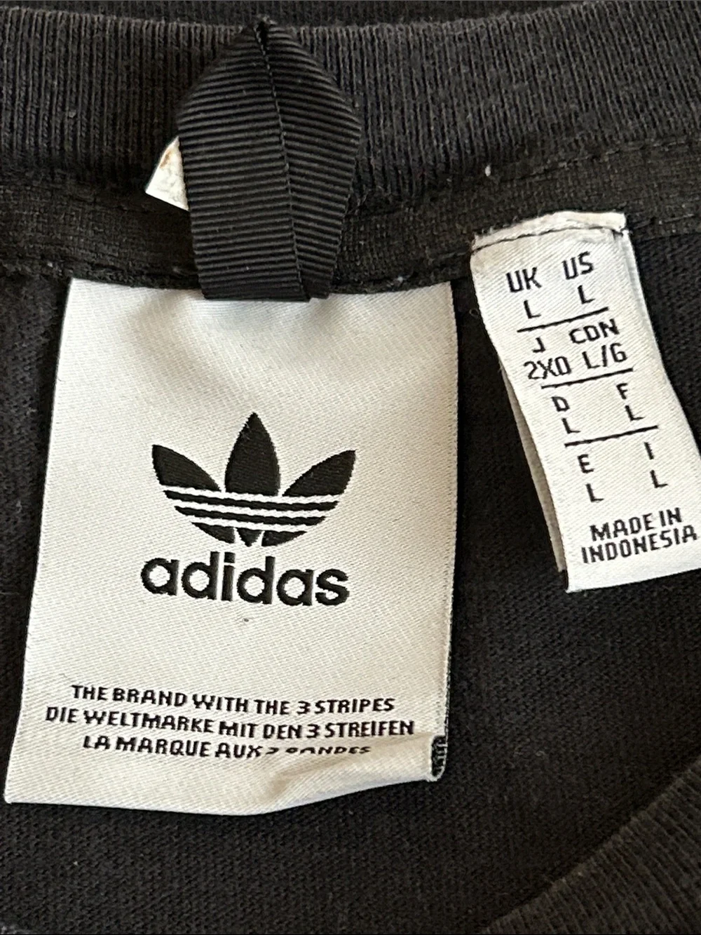 Adidas Men’s Originals Adventures Graphic Daffodil Black/Yellow Tee. Size Large.